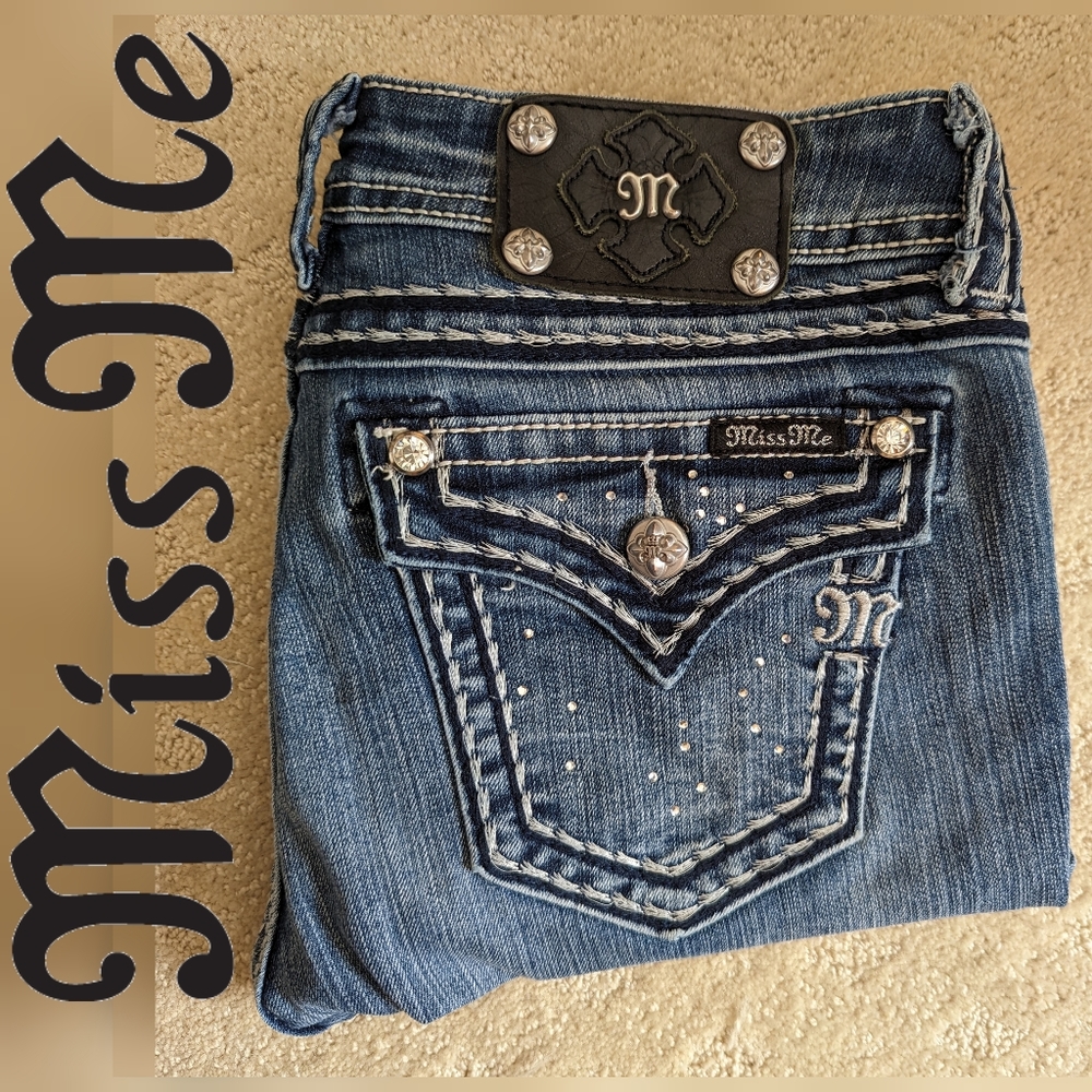 SOLD Miss Me Rhinestone Boot Medium Wash - JY5014B98V
